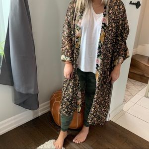 AMERICAN EAGLE Floral kimono